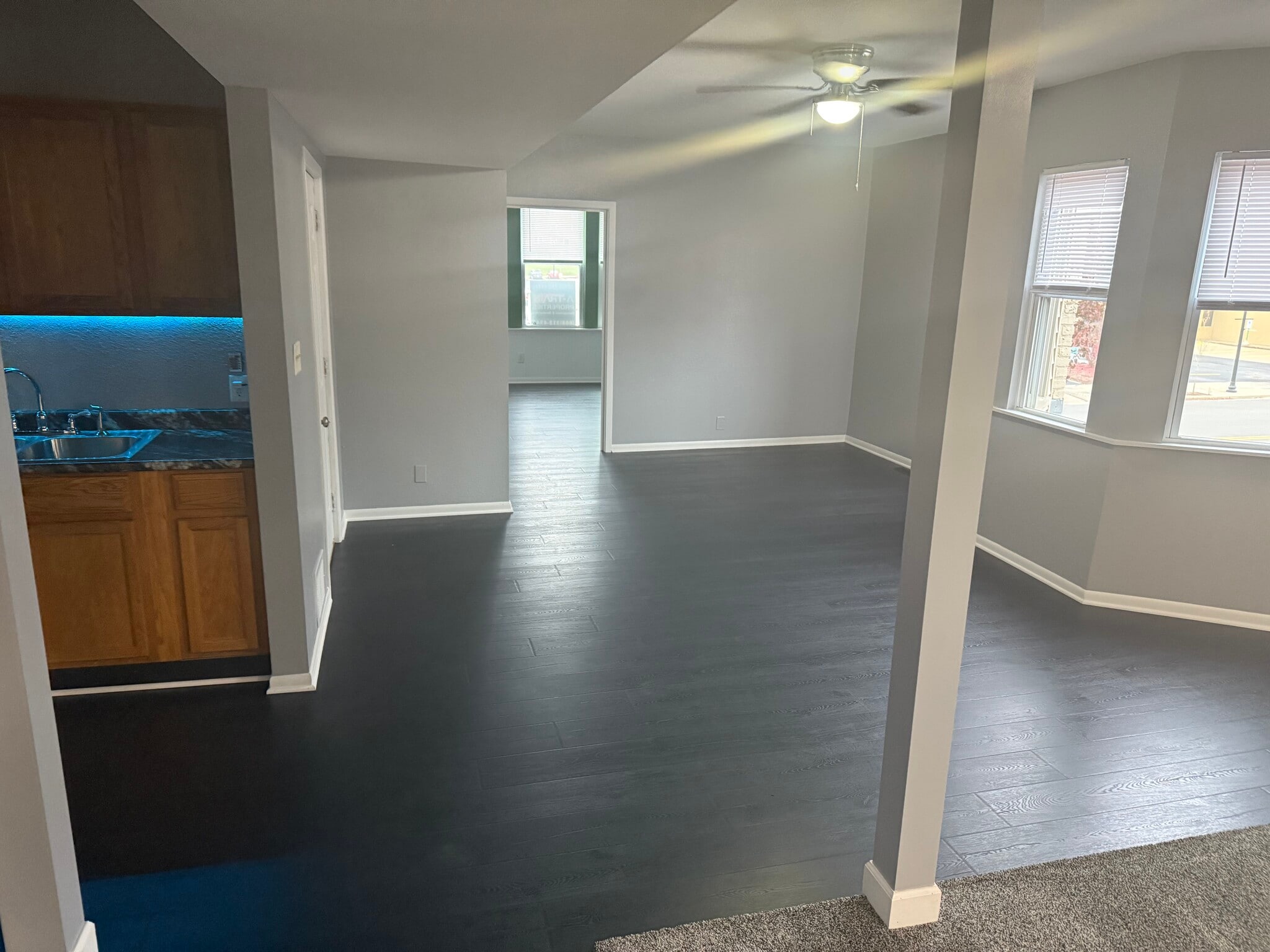 Building Photo - 524 E Grand Ave