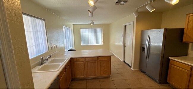 Building Photo - 2300 E 37th Ave