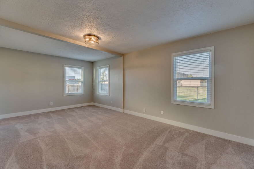 Building Photo - 2908 Hemlock St