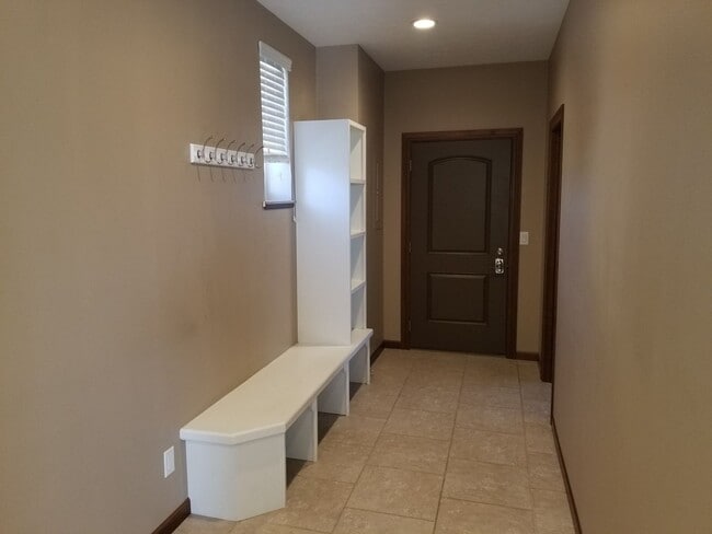 Building Photo - eld105