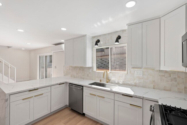 Building Photo - 3646 Curlew St