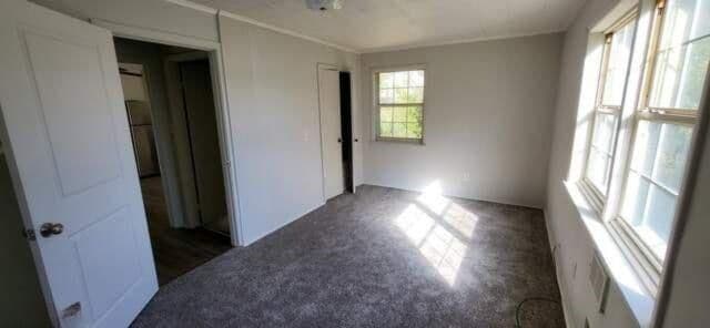 Building Photo - 513 Center St