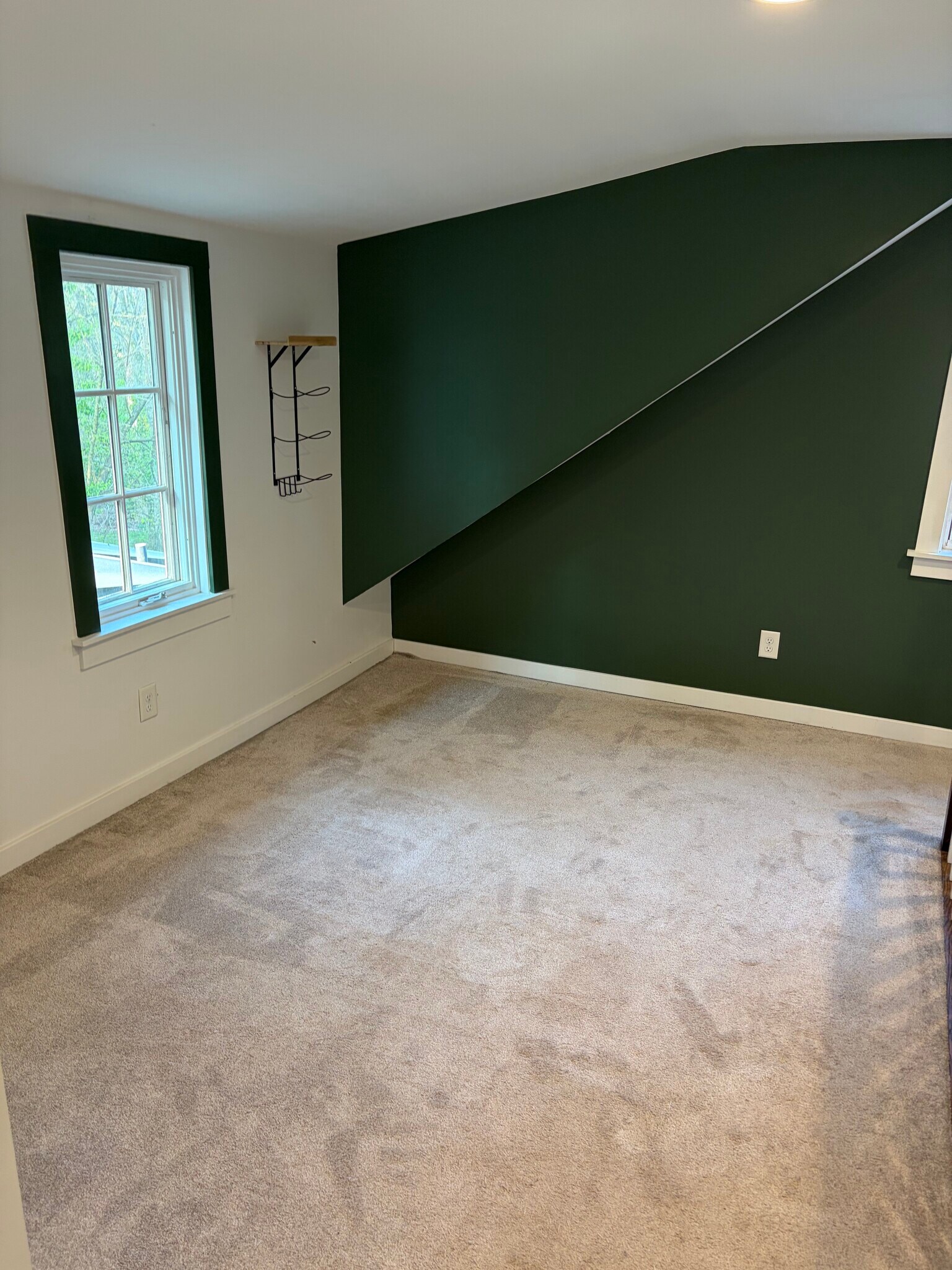 Building Photo - 1357 Lochland Rd SE