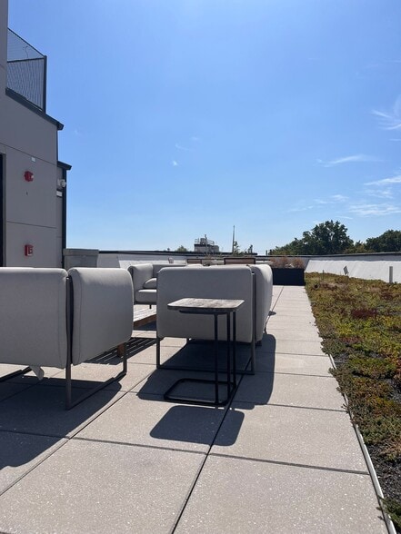 Building Photo - 324 Arlington Ave