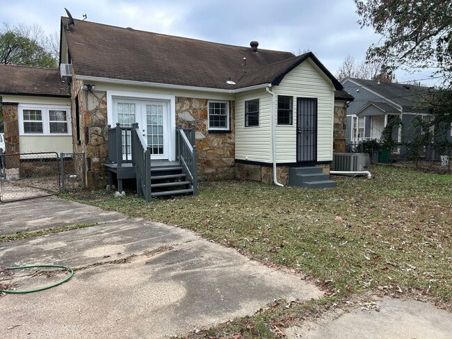 Primary Photo - 4 bedroom and 1.5 bathroom