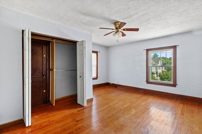 Building Photo - ? Charming Home in the Heart of Newark! ?