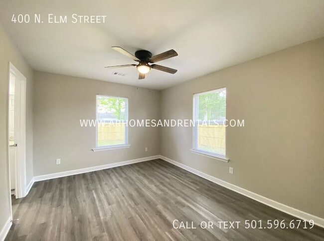 Building Photo - 400 N Elm St