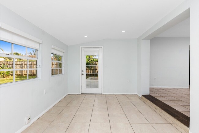 Building Photo - 1511 NW 85th Way