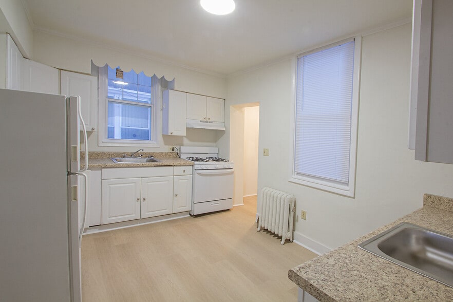 Building Photo - 439 Franklin Ave