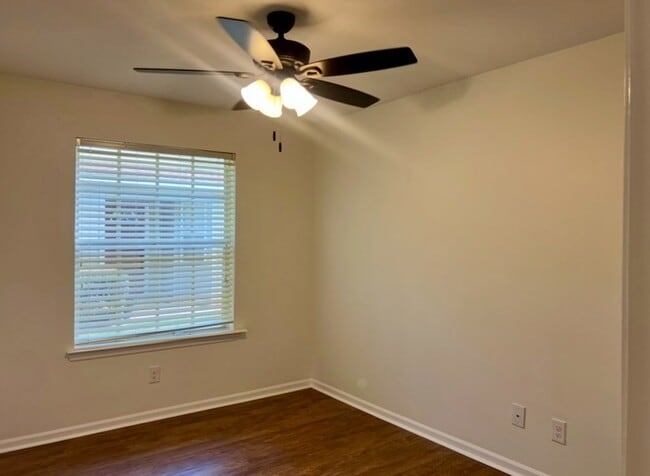 Building Photo - 134 Covington Pl