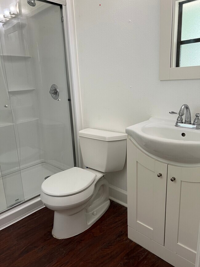 Master bath - 310 21st Street
