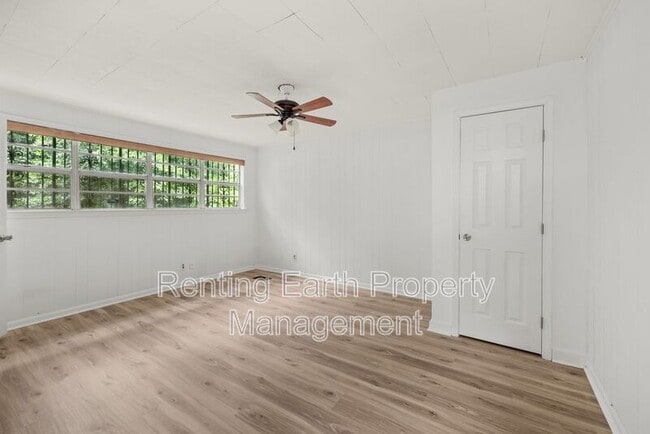 Building Photo - 537 S Jackson St