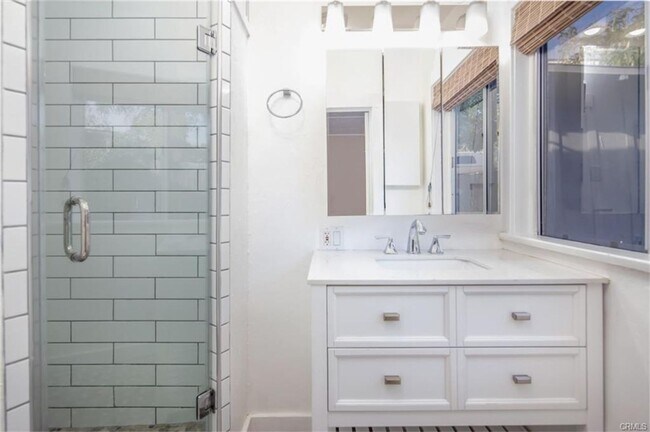 Building Photo - 1172 Catalina St