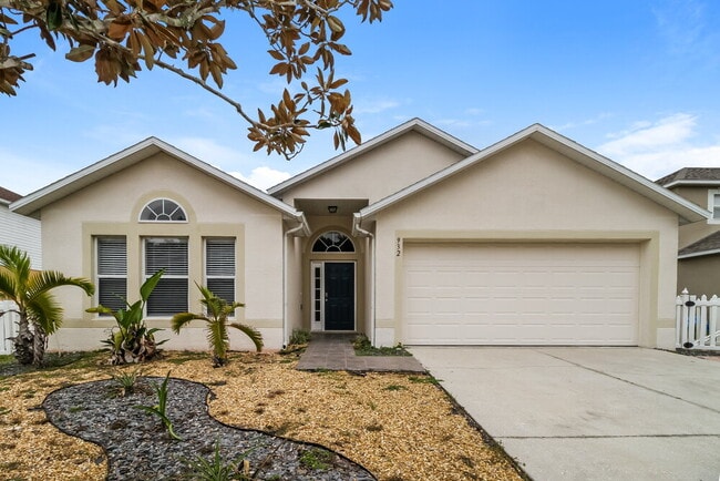 Building Photo - 932 Vanderbilt Dr