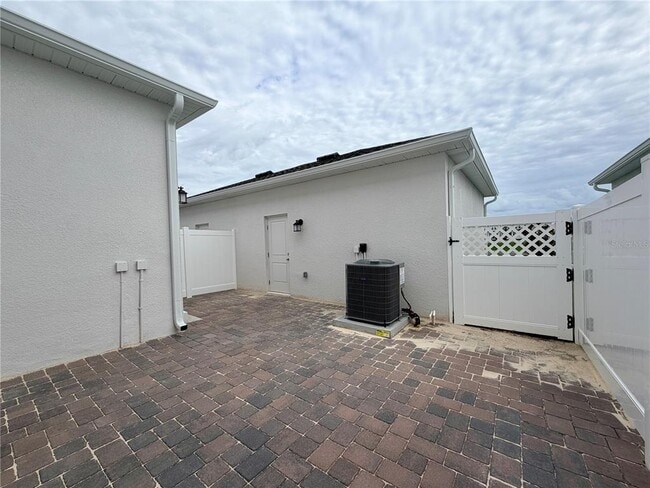 Building Photo - 2132 Rider Rain Ln