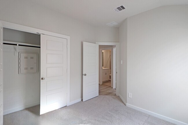 Building Photo - 2611 Cactus Rnch Ln