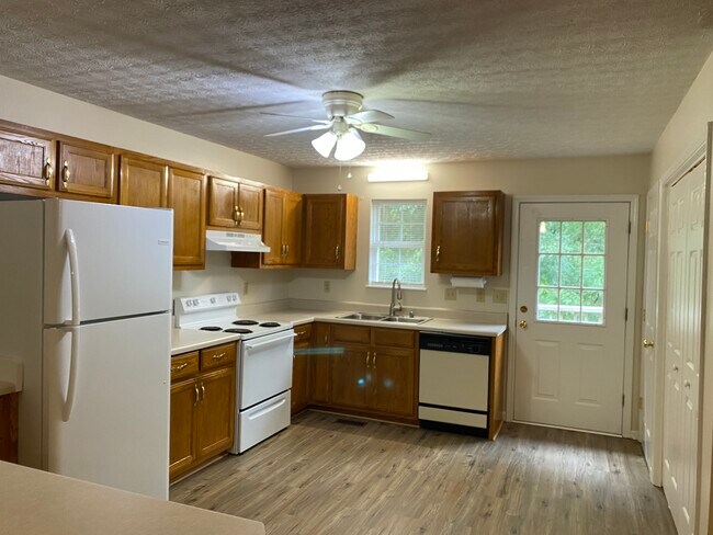 Building Photo - 409 Filter Plant Rd