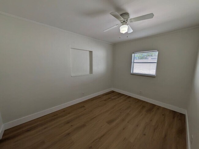 Building Photo - Charming Remodeled 3BD/1BA + Bonus Room | Fenced Yard | Pet Friendly