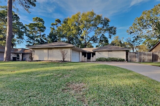 Primary Photo - 2311 Whispering Wind Ln