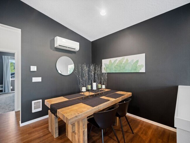 Building Photo - Desirable Kendall Yards Townhouse – Modern Living Near Downtown Spokane (Furnished)