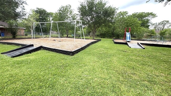 Building Photo - 212 Stratmore Dr