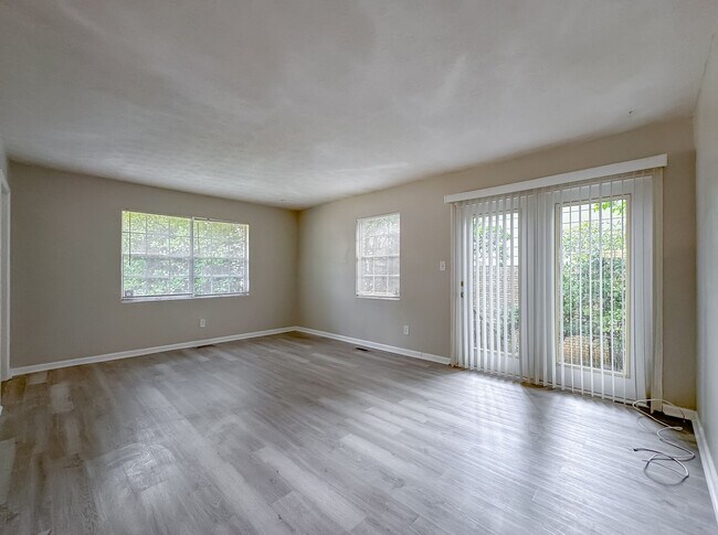 Building Photo - 1726 Hartsfield Rd