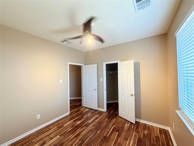 Building Photo - 3927 Blue Monster Cove