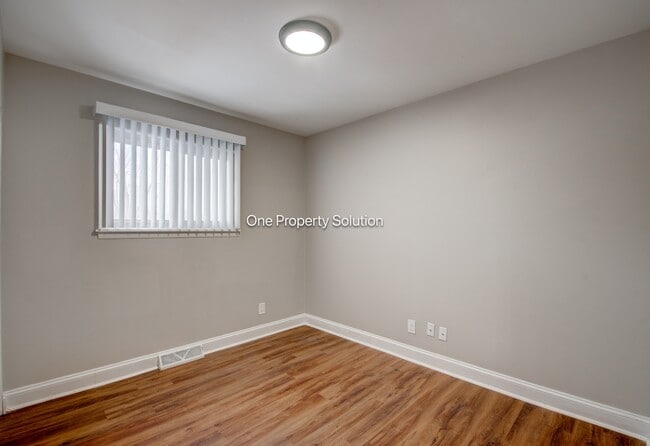 Building Photo - 576 S New Jersey St