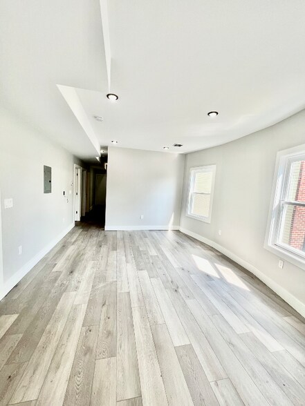 Building Photo - 626 S 20th St