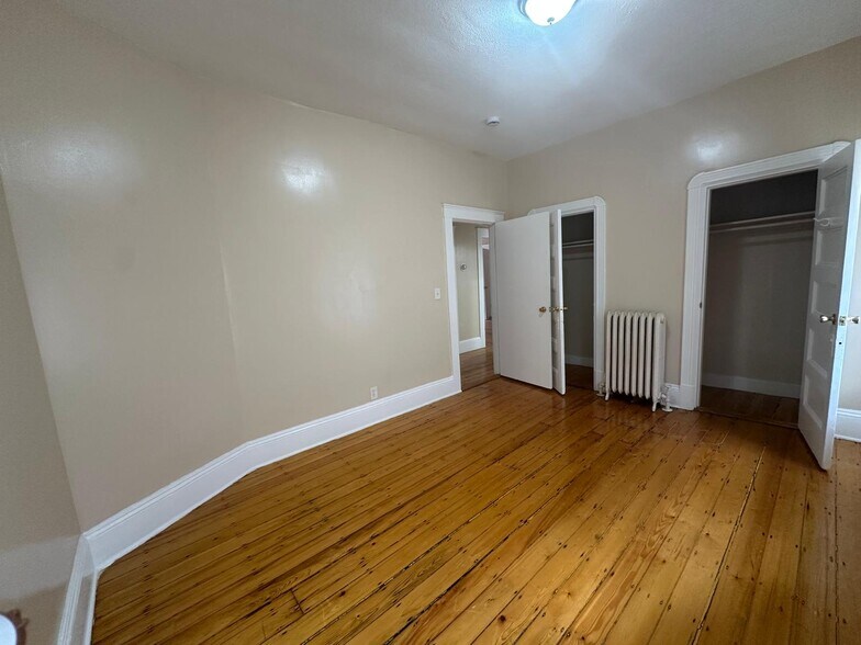 Building Photo - 94 Harrishof St