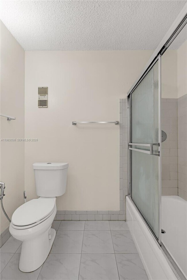 Building Photo - 14820 Naranja Lakes Blvd