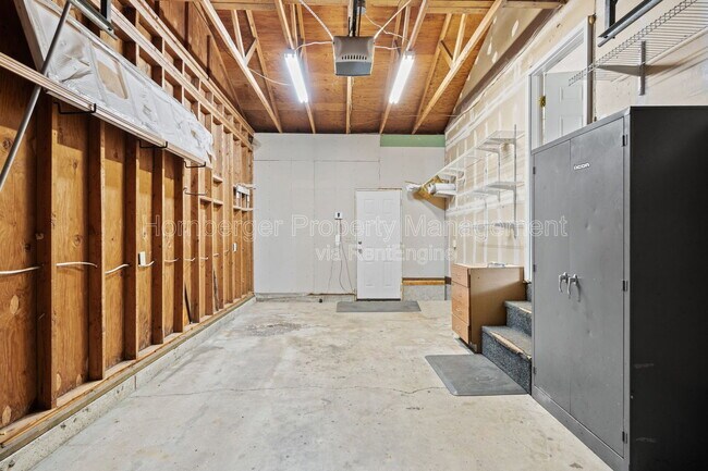Building Photo - 1703 N Walnut Rd