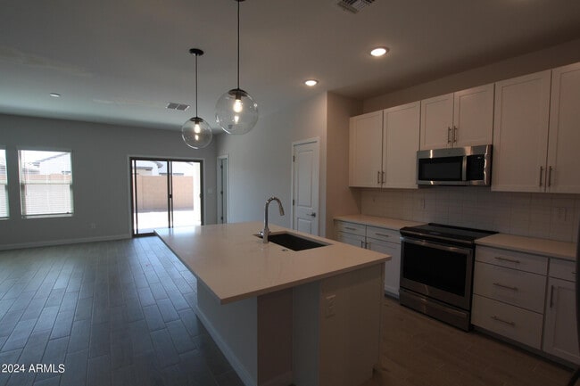 Building Photo - 7818 N 79th Ave