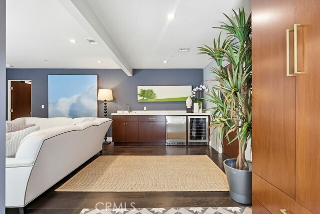 Building Photo - 6713 E Ocean Blvd