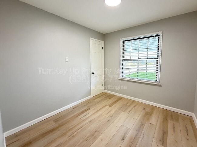 Building Photo - 7724 Monroe Dr