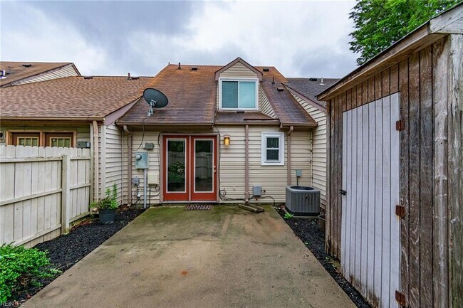 Building Photo - 655 Biltmore Dr