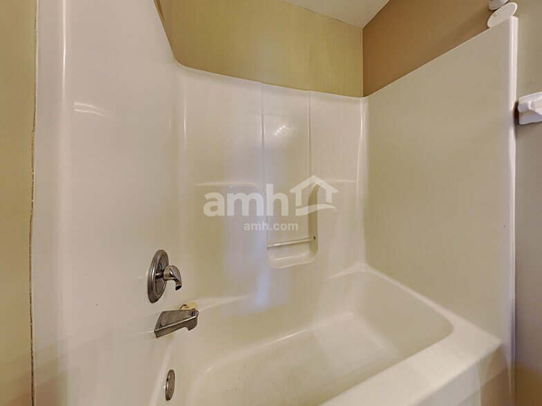 Building Photo - 7808 Hyatts Ln