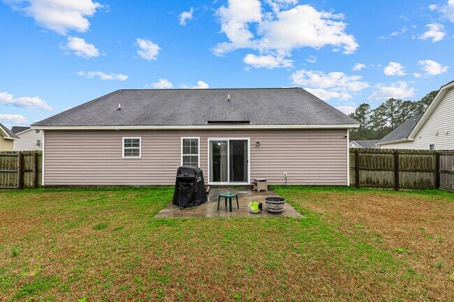 Building Photo - 211 Lynden Ln