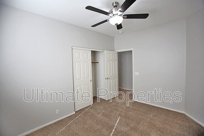 Building Photo - 8010 W Yukon Dr