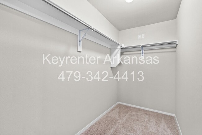 Building Photo - Gorgeous home ready for you!