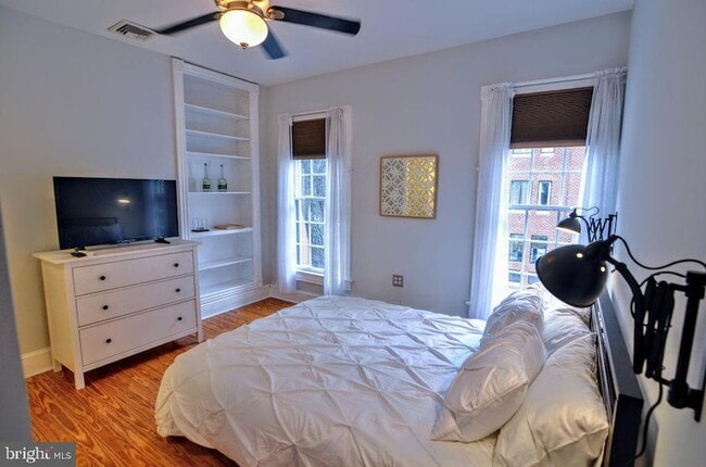 Building Photo - 1029 30th St NW