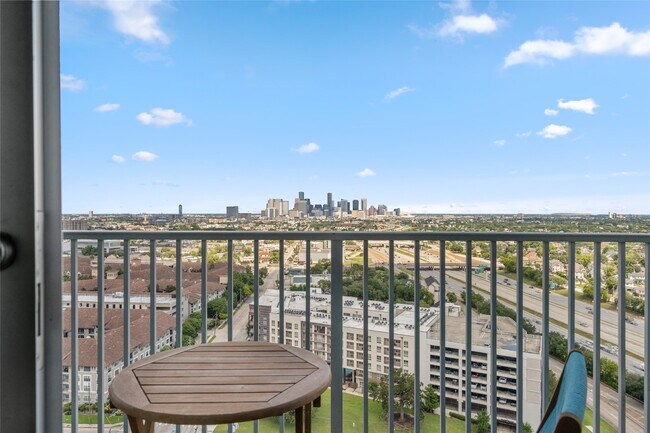 Building Photo - 5925 Almeda Rd