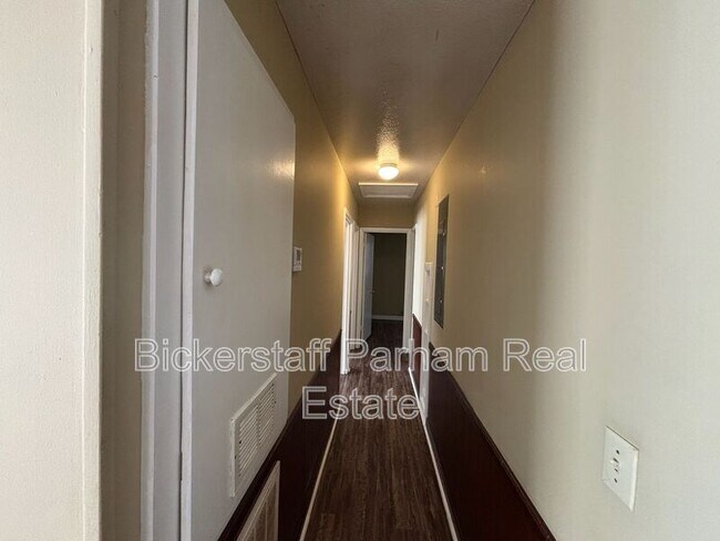 Building Photo - 4817 Josephine St