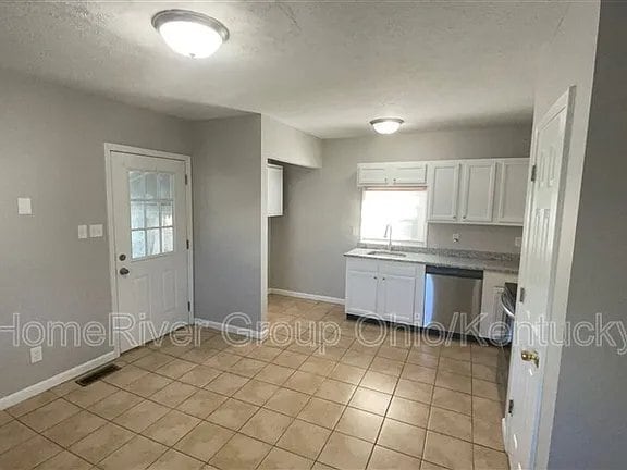 Building Photo - 2228 Elmo Ave