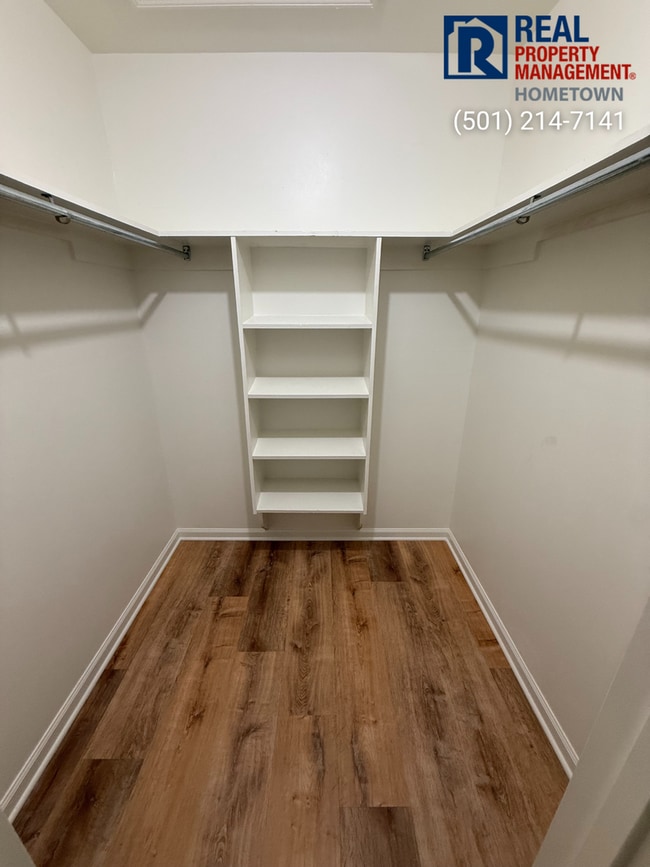 Building Photo - 130 Valley Club Cir