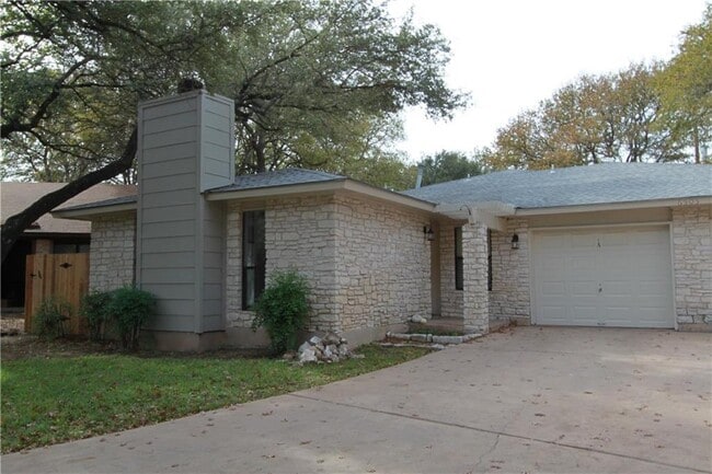 Primary Photo - 6505 Columbia Oaks Ct