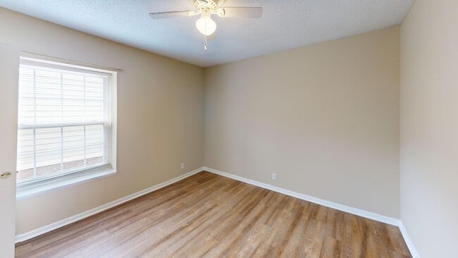 Building Photo - Cozy 2-BR Dilworth Condo - Move-In Ready!