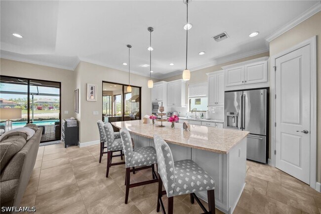 Building Photo - 9361 Terresina Dr