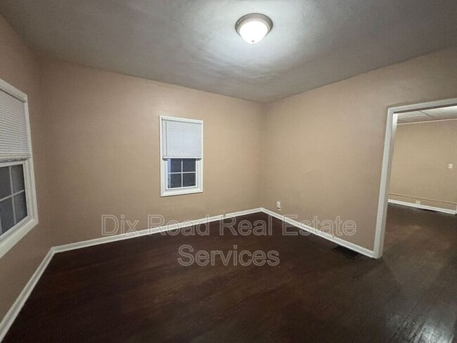 Building Photo - 1520 Lawn Ave