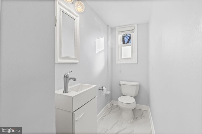 Building Photo - 3918 Usher Ave